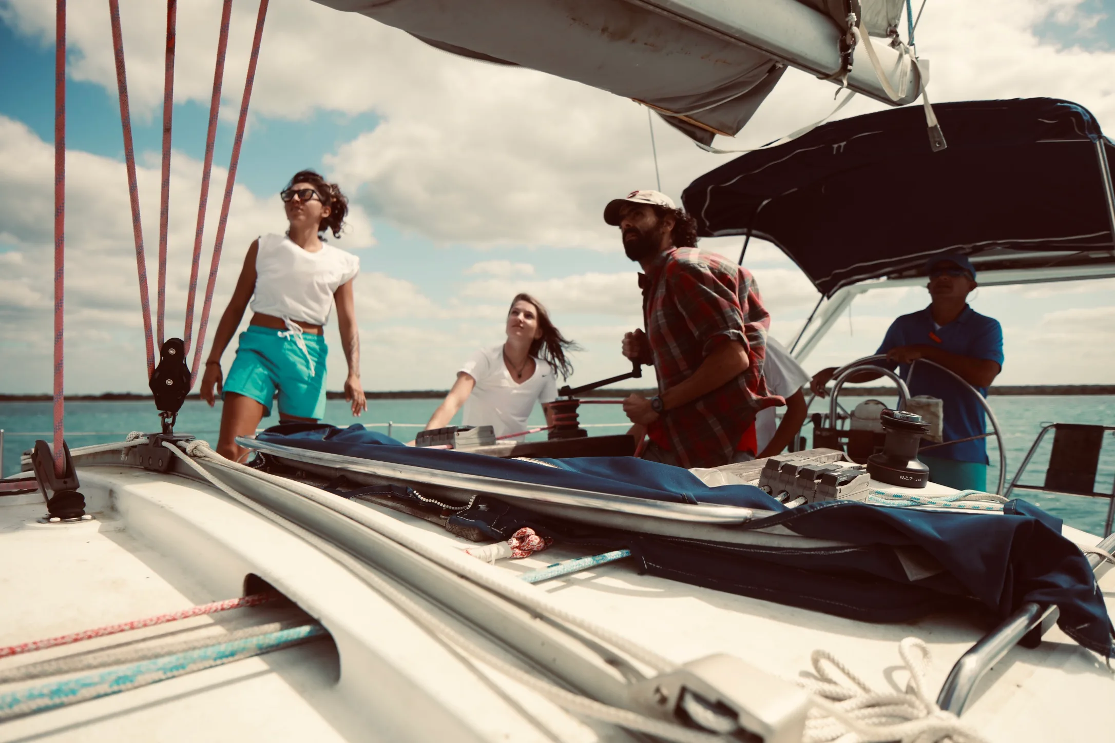 PER course students practising on board in the Bacalar lagoon